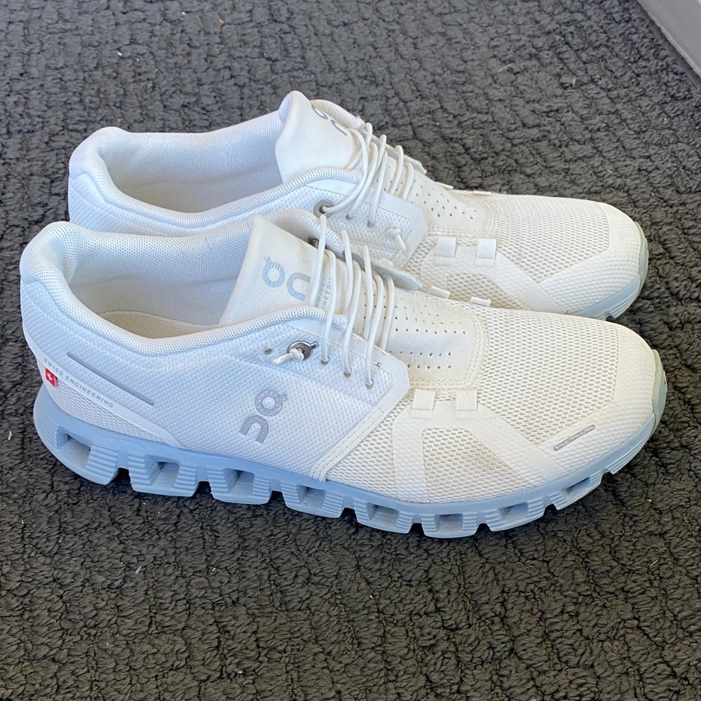 On Running White Mesh Cloudflow Sneakers